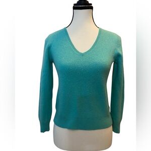 100% Cashmere Sea Foam Green / Aqua Colour V-Neck extra small
